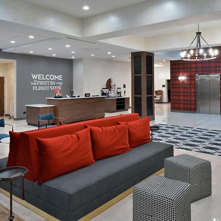 Hampton Inn & Suites Greensboro Downtown, Nc ภายนอก รูปภาพ