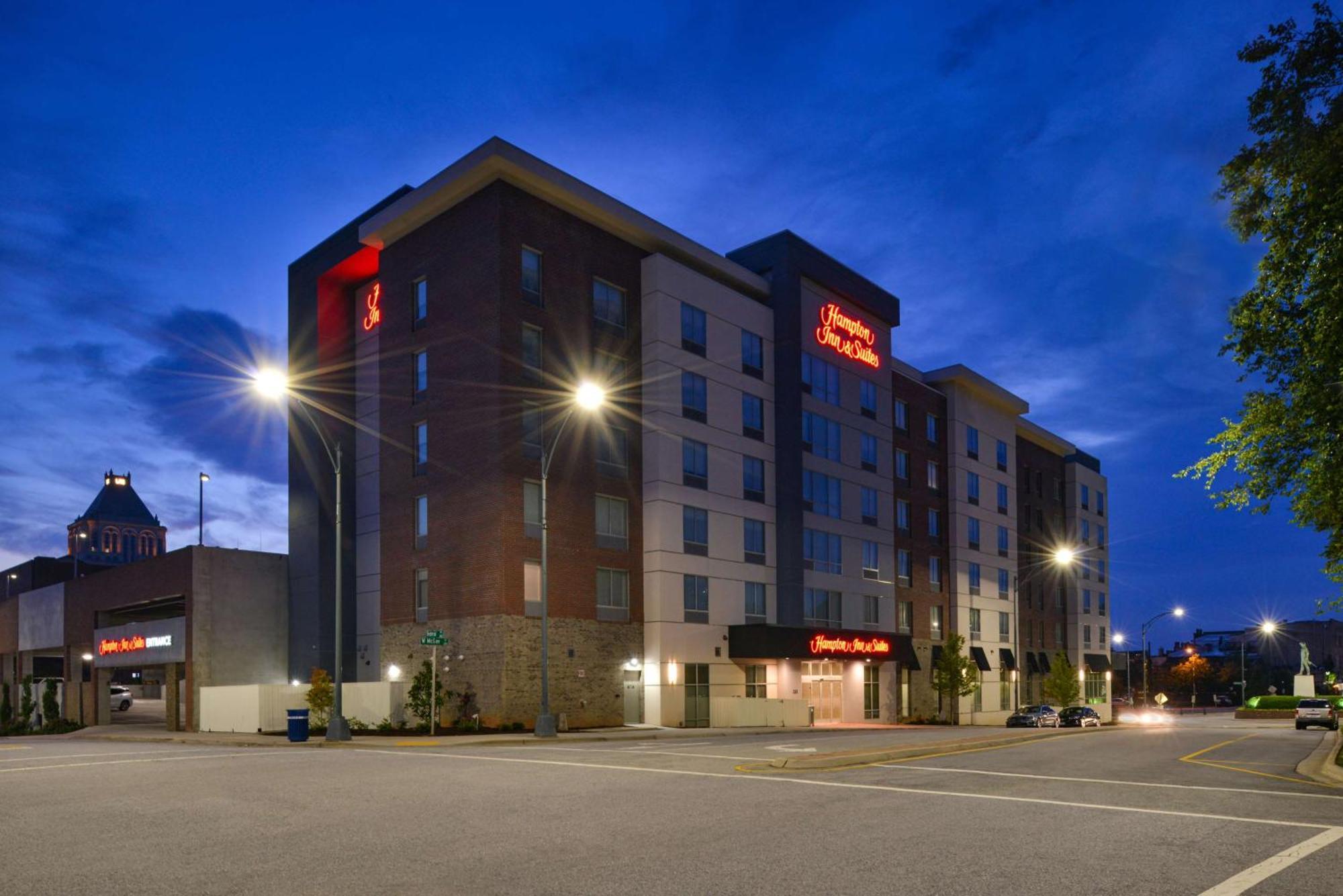 Hampton Inn & Suites Greensboro Downtown, Nc ภายนอก รูปภาพ