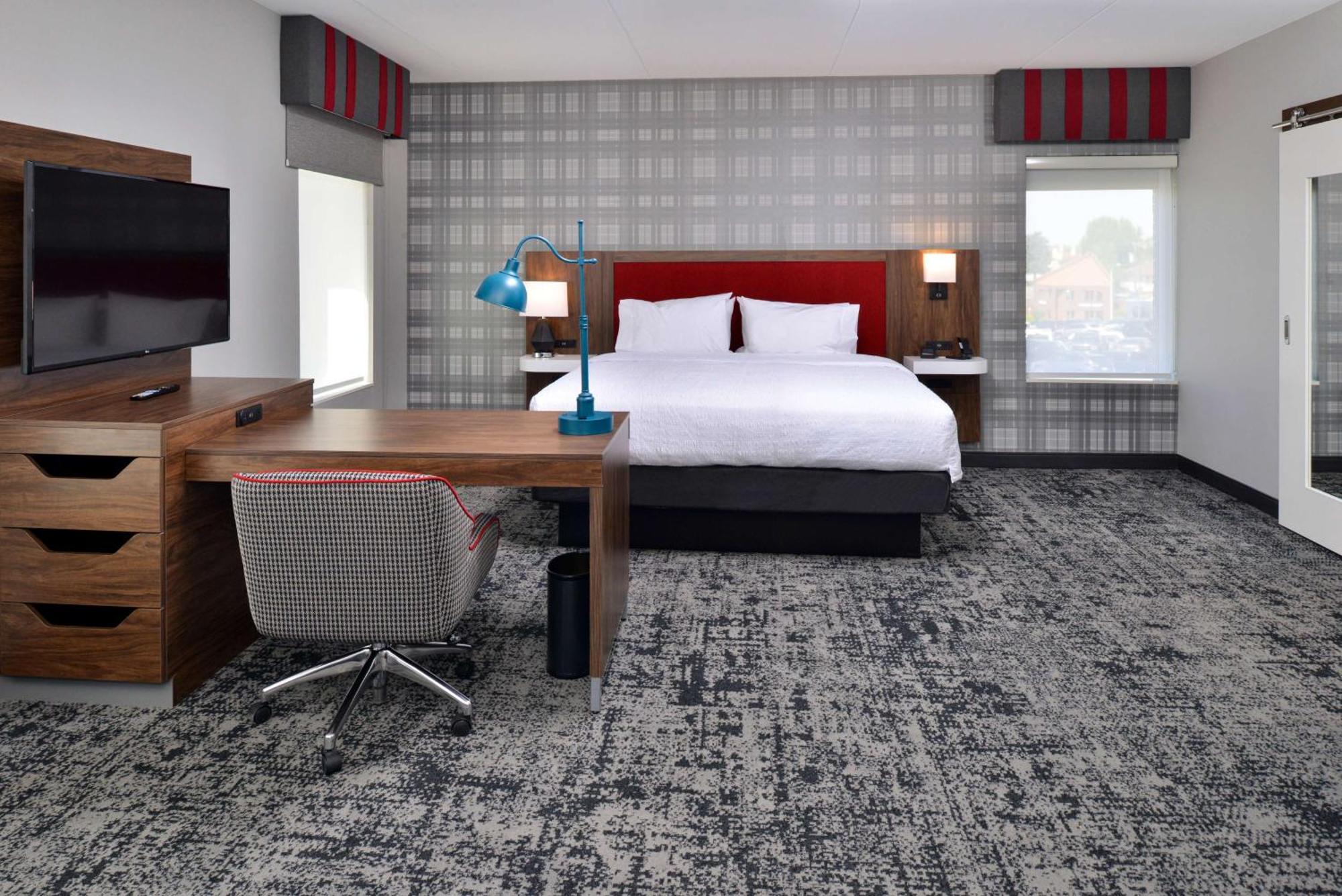 Hampton Inn & Suites Greensboro Downtown, Nc ภายนอก รูปภาพ